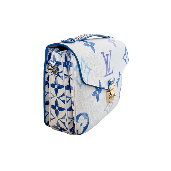 NEW Louis Vuitton By The Pool Pochette Metis MM Watercolor Blue Limited Edition - Picture 2 of 5